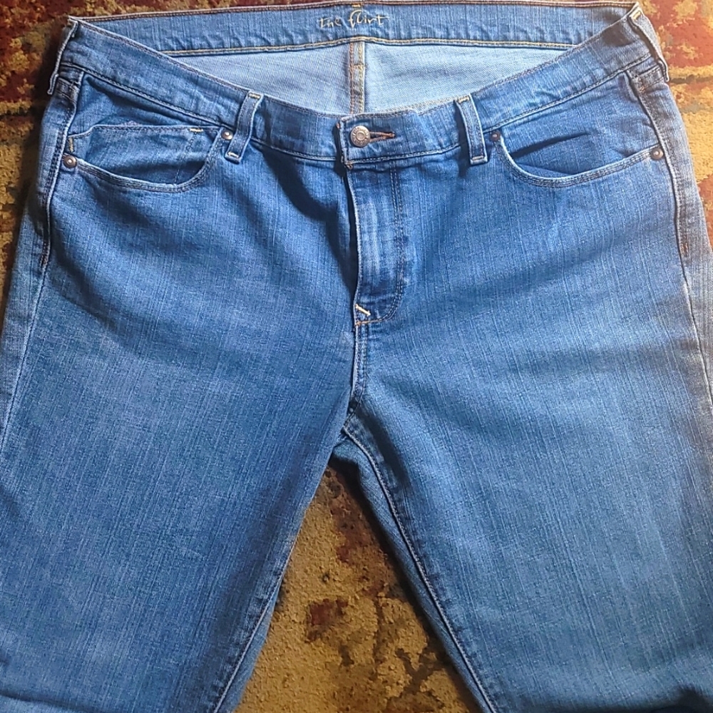 THE FLIRT size 16 long blue jeans from OLD NAVY.
